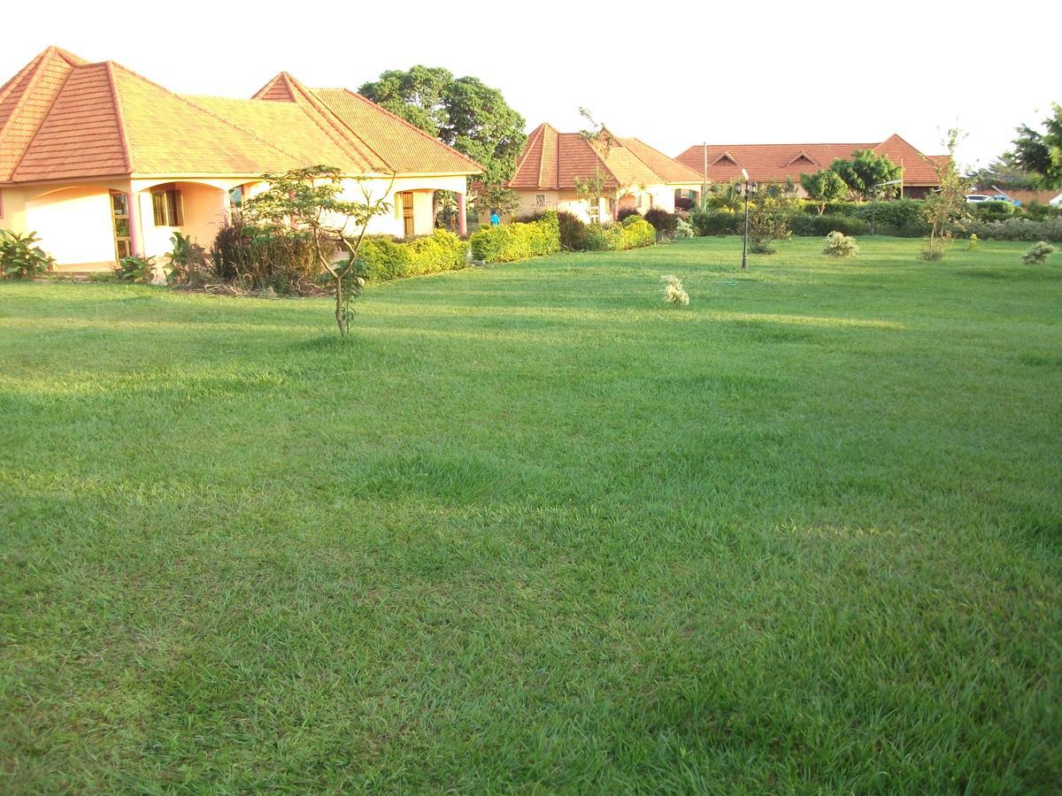 Peniel Beach Hotel Entebbe Zewnętrze zdjęcie
