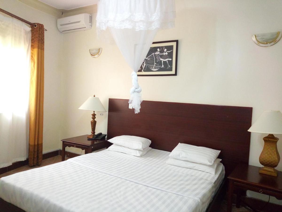 Peniel Beach Hotel Entebbe Zewnętrze zdjęcie