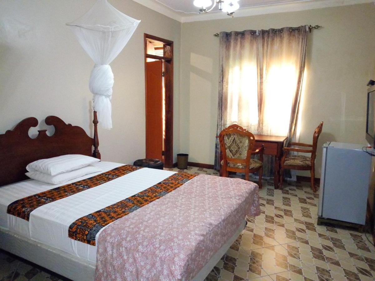 Peniel Beach Hotel Entebbe Zewnętrze zdjęcie